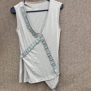 Rachel Roy black tank top with a silver Design Women’s Sz Small